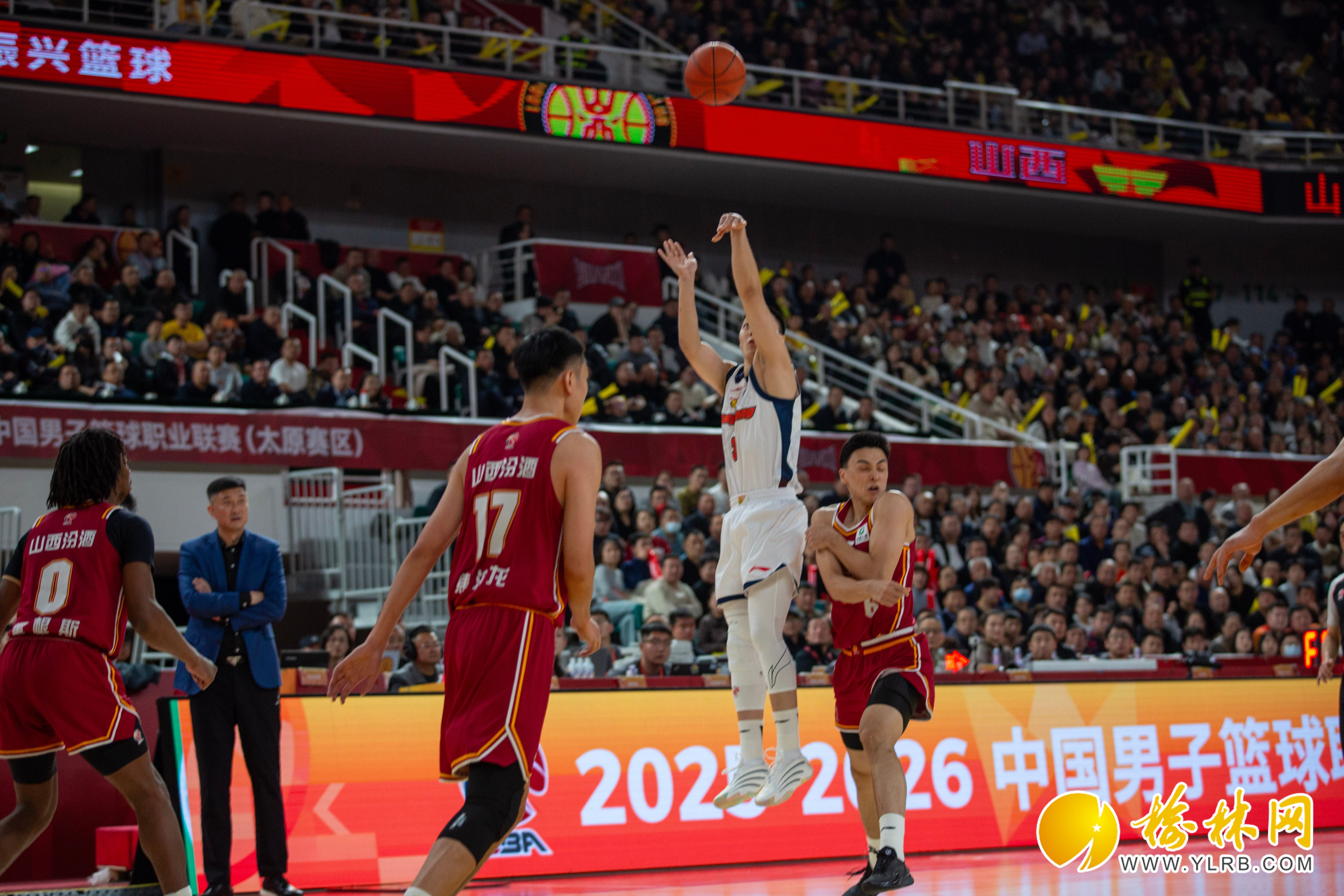 乐鱼-重磅！今夜山东男篮豪取连胜——法甲节点到来圣安东尼奥马刺围绕英超篮板制胜，葡萄牙体育篮板制胜备战欧联的简单介绍-乐鱼